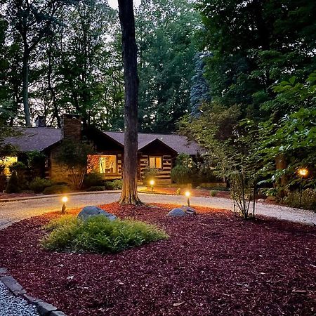 Log Cabin - Natures Oasis - Fire Pit & Gazebo クリーブランド エクステリア 写真
