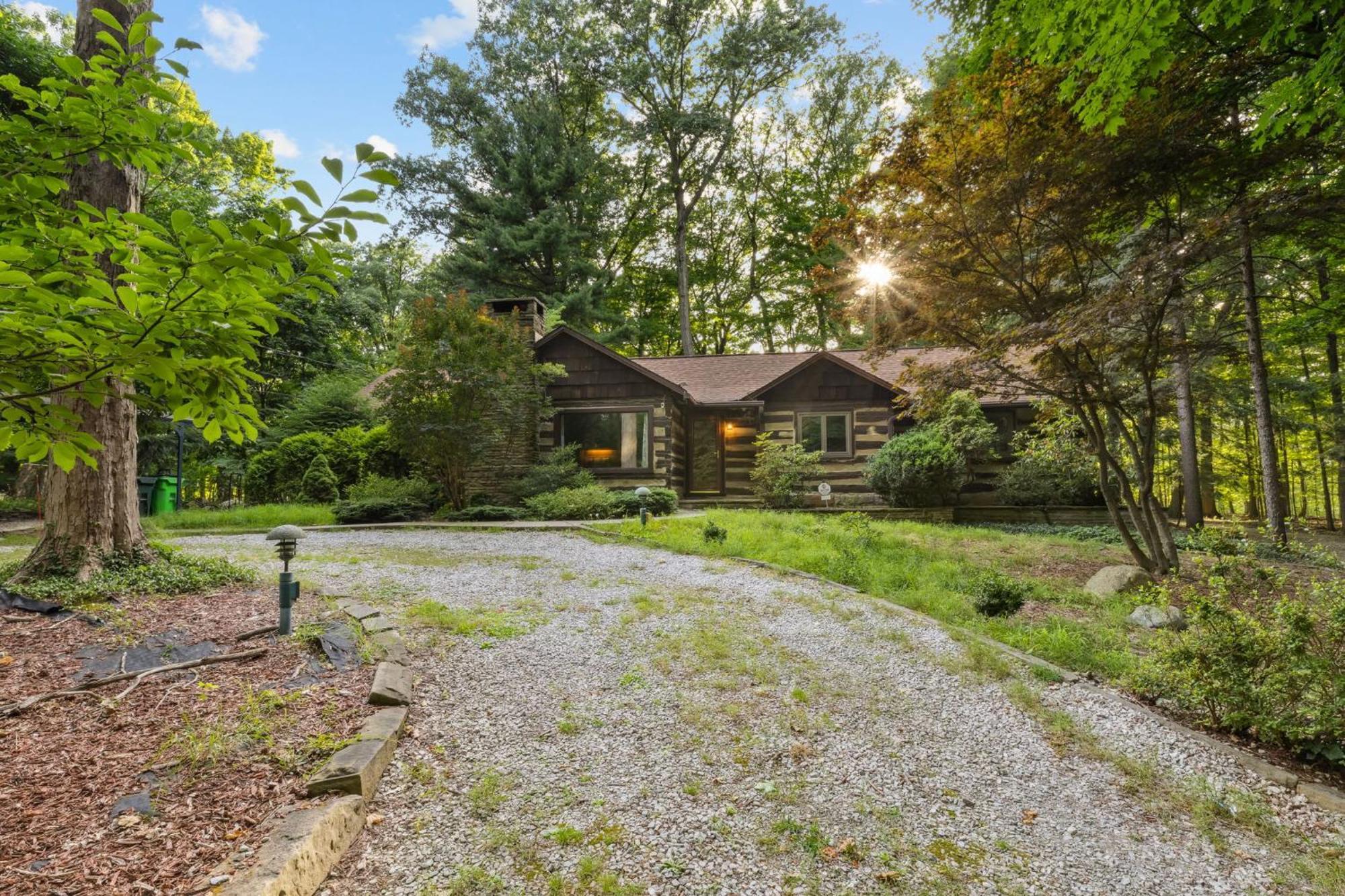 Log Cabin - Natures Oasis - Fire Pit & Gazebo クリーブランド エクステリア 写真