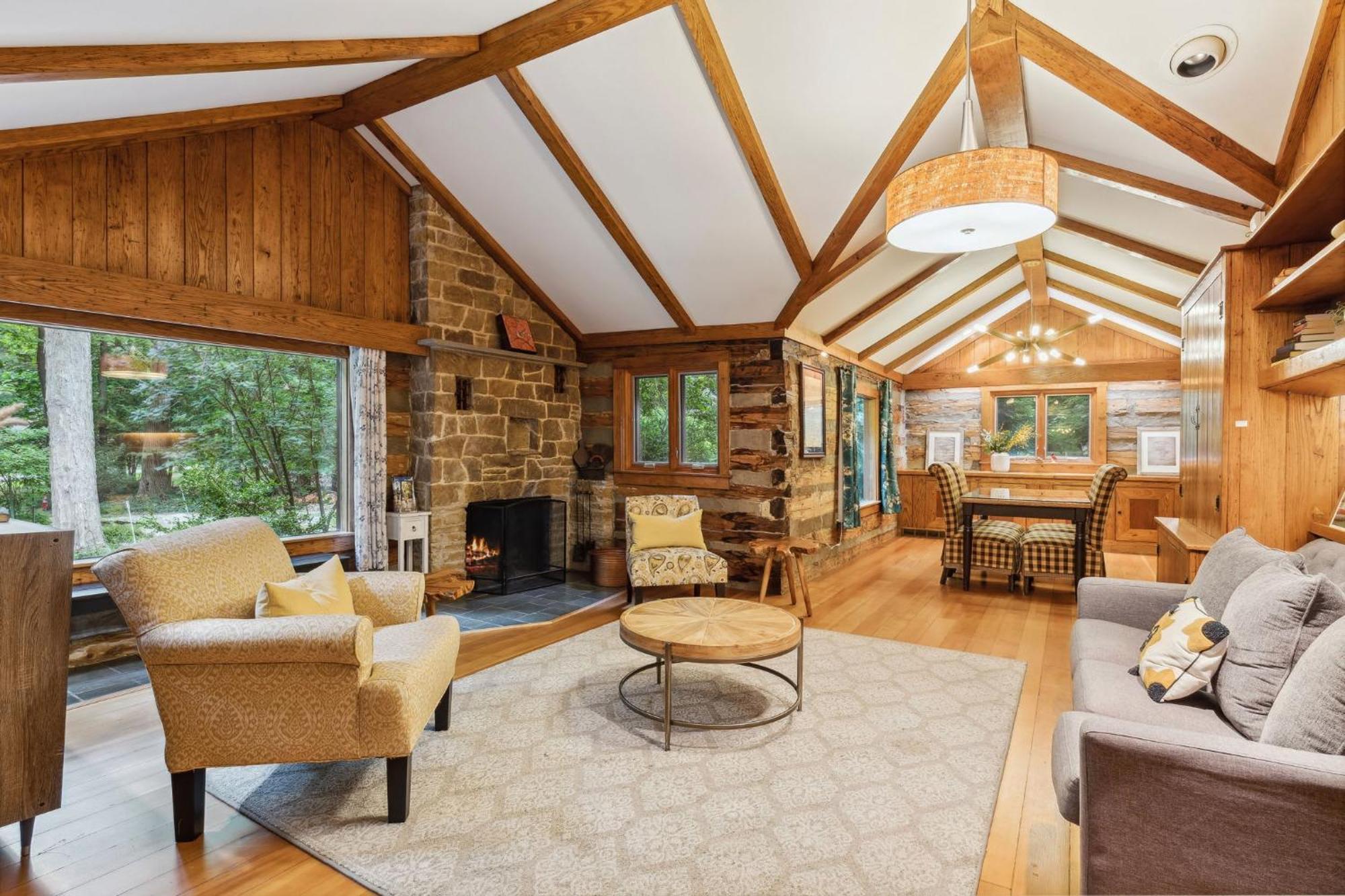 Log Cabin - Natures Oasis - Fire Pit & Gazebo クリーブランド エクステリア 写真